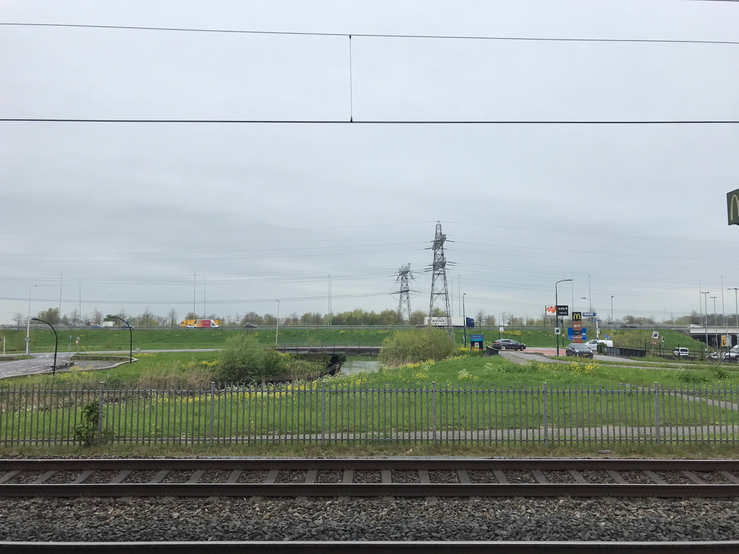 The artificial landscape between Breukelen station and the A2 motorway.