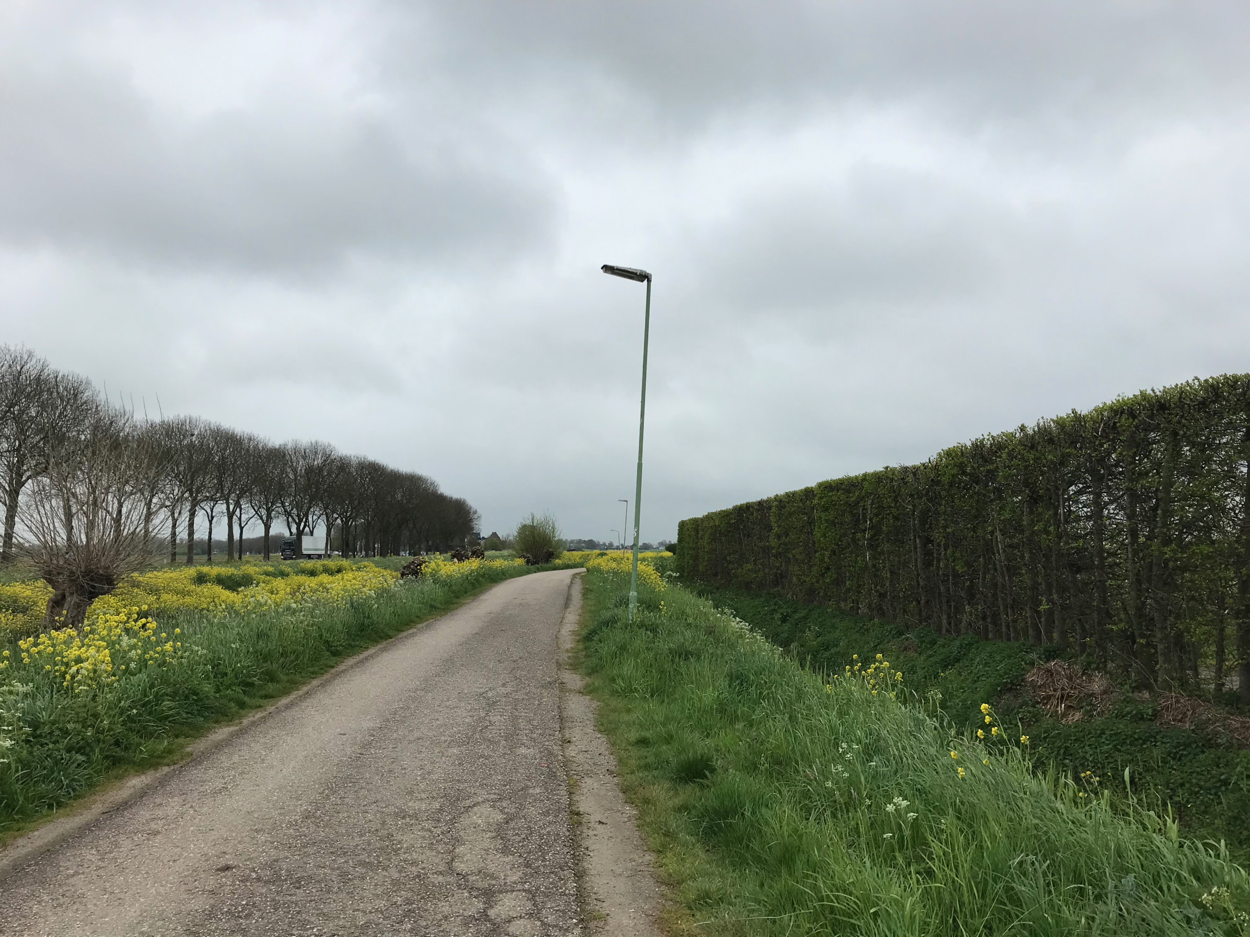 East of Nieuwendijk a sign said ‘Breda: 26km’. For another time!