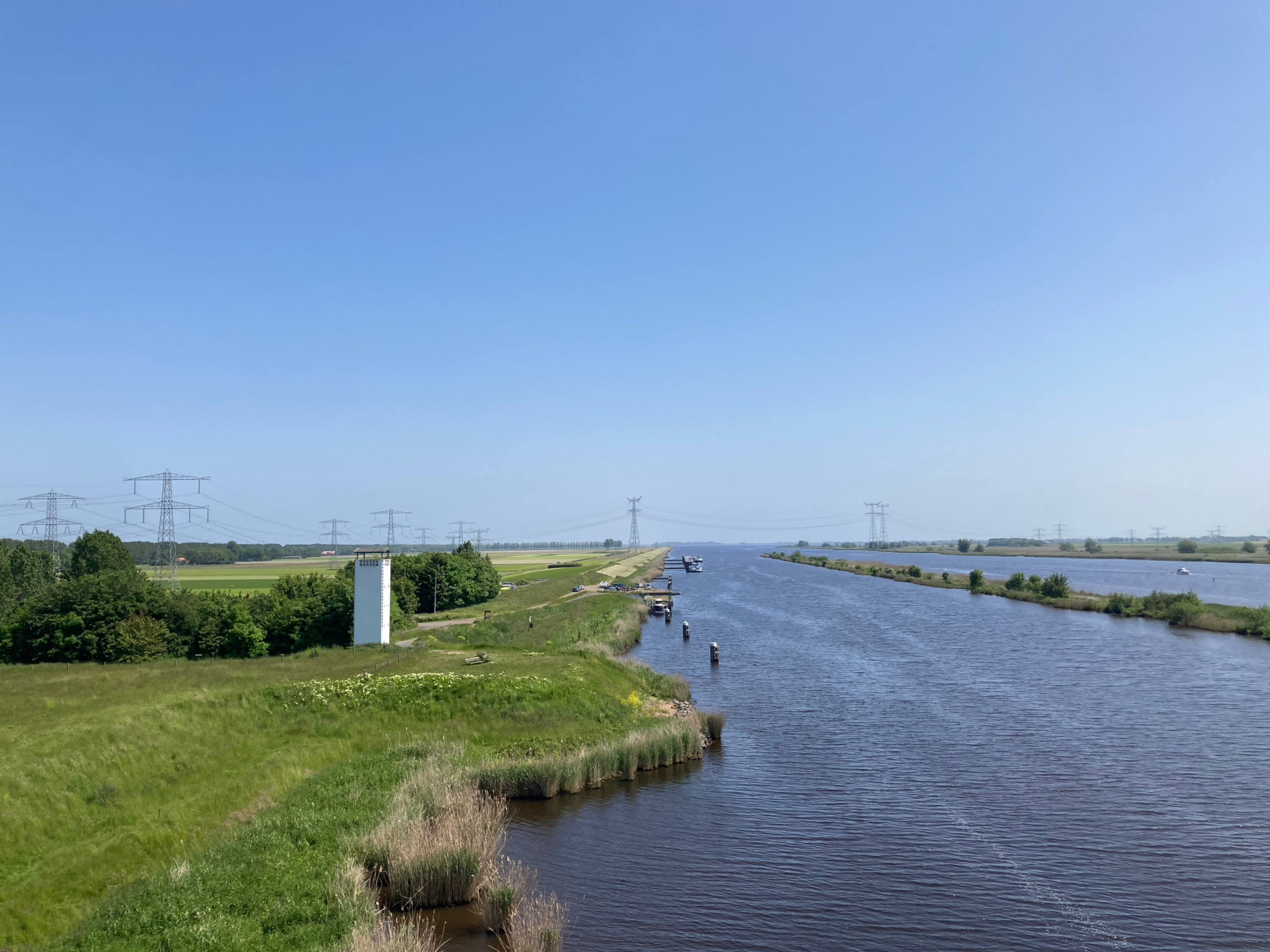 Looking east towards the Zwarte Meer from the Ramspol bridge.