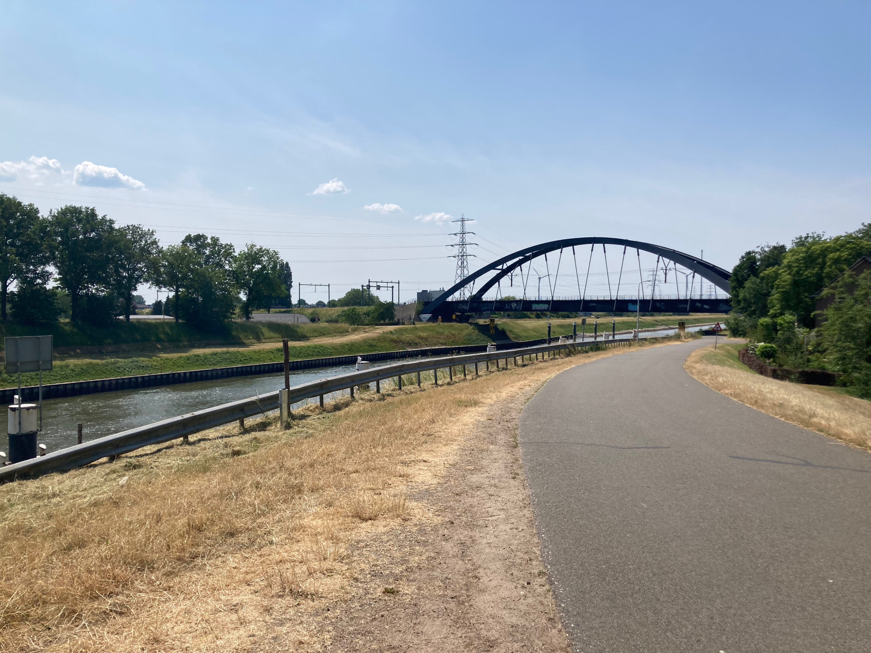 Another bridge across the Twentekanaal.